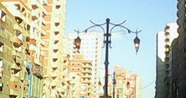 أعمده إنارة تضىء صباحاً فى الإسكندرية