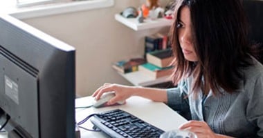 العالم يحتفل بمرور ربع قرن على نشأة الإنترنت.. الفكرة بدأت فى الستينيات وطورتها ناسا فى السبعينيات خوفا من الاتحاد السوفيتى.. وأحياها العالم تيم بيرنرز لى.. و3.17 مليار مستخدم للشبكة بعد مرور 25 عاما
