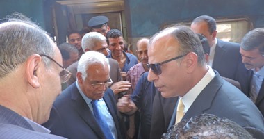 بالصور.. مدير شرطة النقل يتفقد محطة سكة حديد مصر ومترو الشهداء