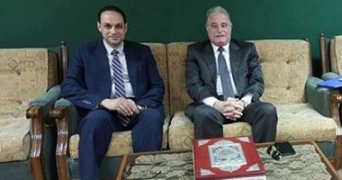 محافظ جنوب سيناء يبحث مع رئيس المركزى للتنظيم والإدارة توفير وظائف جديدة