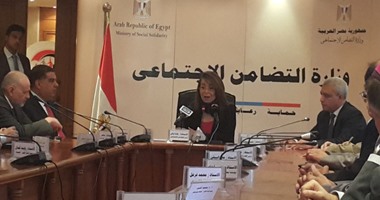 وزيرة التضامن: نتعاون مع وزارة التخطيط فى وضع خريطة عن حجم الفقر فى مصر