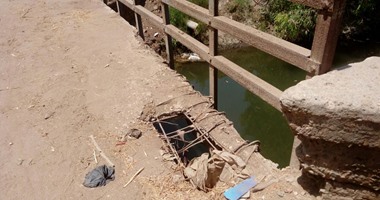 انهيار جزئى فى كوبرى النقطة الثابتة بطريق المحلة زفتى