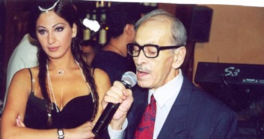 إليسا تنشر صورة مع والدها احتفالا بــ"عيد الأب" معلقة: حبى لك لن يتوقف