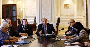 بالصور.. بدء اجتماع لجنة الصحة بالبرلمان لمناقشة توصيات القطاع فى مشروع الموازنة العامة