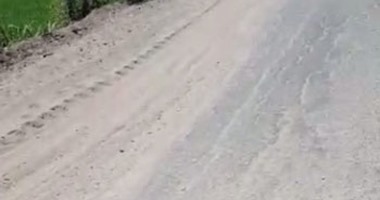 "أحمد" يشكو من تهالك الأسفلت بامتداد كوبرى أحمد عرابى اتجاه السلام