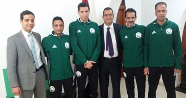 بالصور.. السفير المصرى بليبريا يستقبل طاقم حكام مواجهة توجو