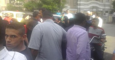 بدء مسيرة حاشدة للمعلمين للمطالبة بصرف حافظ الإثابة بأسوان 