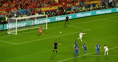 يورو 2016.. شاهد.. كيف لعب مودريتش الغائب دورًا فى صد ركلة راموس