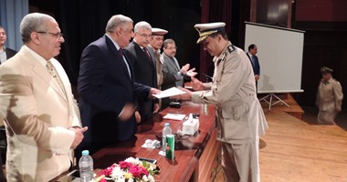 مساعد وزير الداخلية لوسط الدلتا يكرم ضباطا من المنوفية وكفر الشيخ والغربية