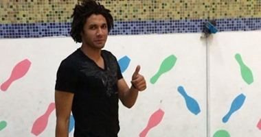 بالفيديو.. محمد الننى يتألق فى لعبة البولينج