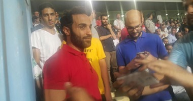الفنان أحمد فهمى يدعم الأهلى أمام الإسماعيلى