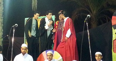 فرقة بورسعيد للعرائس تقدم عرضاً بأحد الحدائق فى الدقهلية
