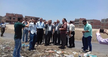 رئيس الإدارة المركزية للمخلفات يتفقد مقلب قمامة زفتى