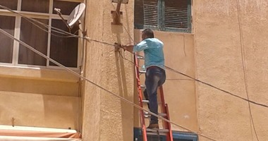 حى الجمرك بالإسكندرية يشن حملة لتطهير مطابق الصرف الصحى