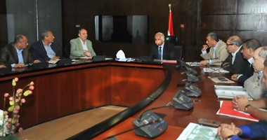 وزير النقل يوجه قيادات الطرق والكبارى بسرعة إنهاء مشكلة النظافة بالدائرى