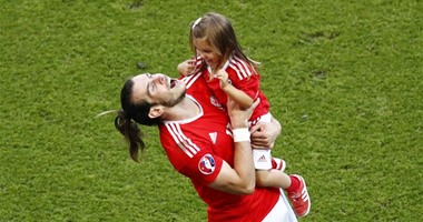 يورو2016.. بالفيديو.. ابنة جاريث بيل تخطف الأنظار فى "حديقة الأمراء"