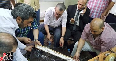 جمارك المطار تضبط 1.5 كيلو "كوكايين" كولومبى داخل 3 صور زيتية