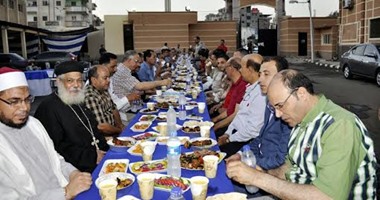 "أمن دمياط" يقيم مأدبة إفطار فى كفر سعد لضباط وأفراد المديرية