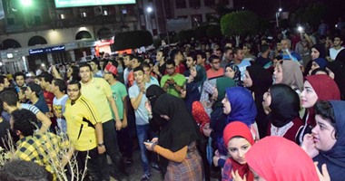 تظاهر طلاب الثانوية العامة أمام مجلس مدينة المحلة احتجاجا على تأجيل الامتحانات