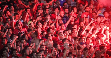 بالفيديو.. جمهور الأهلى يحيى طارق سليم ويقف دقيقة حداد على روحه