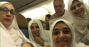 روجينا تعود من العمرة بعد قضائها يوما واحدا فقط فى الأراضى المقدسة