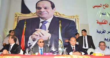 بالصور.. محافظ مطروح والشيخ مبروك عطية يجريان قرعة على 29رحلة عمرة