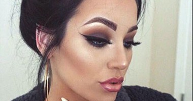 لو بشرتك دهنية.. 5 نصائح لتعليم المكياج الثابت فى الصيف