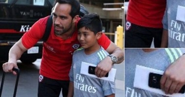 كوبا أمريكا.. كيف تعامل حارس برشلونة مع قميص ريال مدريد فى معسكر تشيلى؟