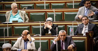 نواب يفتحون النار على وزير التموين بسبب ارتفاع الأسعار.. مدحت الشريف: قد نلجأ لسحب الثقة من أى وزير.. ومحمد عبد الحميد: خالد حنفى يتهرب منا وسيكون لنا موقف.. وثريا الشيخ: "الحكومة سايبة الدنيا سبهللة"