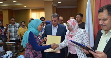 بالصور.. محافظ كفر الشيخ يكرم أوائل الشهادة الإعدادية