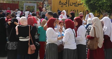 بالفيديو: فوضى بطفايات الحريق داخل أحدى مدارس بورسعيد