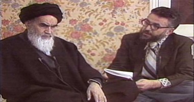 صور.. "من المنفى إلى السيطرة على الحكم" أبرز 15محطة مرت بها ثورة الخمينى.."بختيار" يتولى الحكم والمرشد يؤسس حكومة بازرجان الموازية.. إضرابات فى سلاح الجو الإيرانى و الفوضى تعم الشوارع 