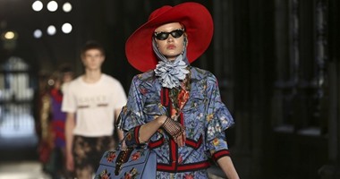 بالصور.. الإكسسوارات تخطف الأنظار بعرض أزياء Gucci