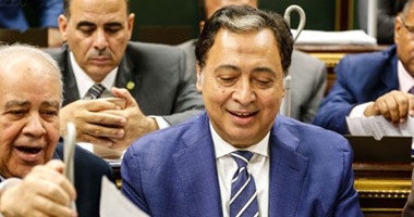 نواب لجنة الصحة: "مشاكل الأدوية والمستشفيات تتفاقم.. والوزير فى الطراوة"