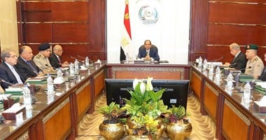 مجلس الدفاع الوطنى يجتمع برئاسة السيسي لمناقشة موازنة القوات المسلحة للعام الحالى .. المجلس يستعرض خطة التأمين خلال شهر رمضان ومكافحة الإرهاب.. والرئيس يوجه بالتصدى لاحتكار السلع أو زيادة سعرها