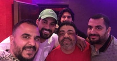 بالصور.. آدم يسجل تتر "أزمة نسب" فى حضور محمود شميس ووليد سعد