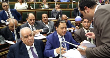 نائب المنيا: مسلمو قرية"كوم اللوفى" سيبنون منازل الأقباط المحترقة على نفقاتهم