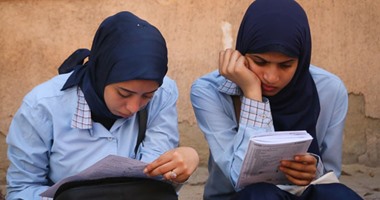 أولياء الأمور كلمة السر لإنهاء تسريب الامتحانات.. قوى سياسية تطالب الآباء والأمهات بمنع أبنائهم من تصفح "شاومينج"..حزب الجيل: منظومة التعليم تحتاج لتغيير شامل..والغد يدعو لمساندة الحكومة لإنهاء الأزمة