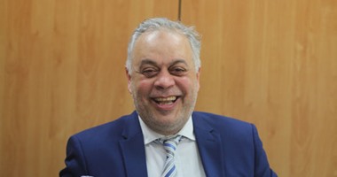 تعرف على نجوم المسرحية التى يعود بها أشرف زكى للإخراج