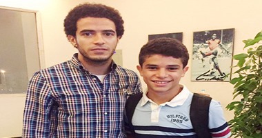 خالد الغندور ينشر صورة لنجله مع عمر جابر معلقا: "نجم الزمالك وبازل"