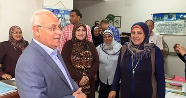محافظ بورسعيد يتفقد منافذ توزيع لحوم مشروع تربية الماشية