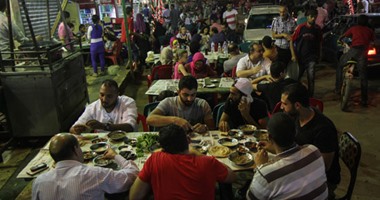 لو بتفكر تتسحر فين.. بالصور أشهر 7 عربيات فول للسحور فى رمضان
