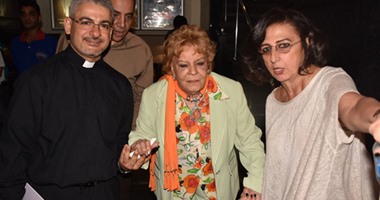 بالصور.. نادية لطفى تحتفل بعرض "الناصر صلاح الدين" بالتقنيات الحديثة