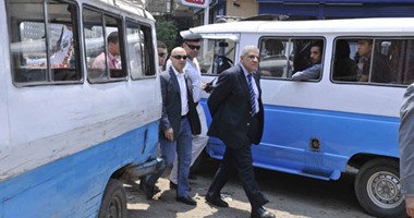 بالصور.. محلب يوجه بنقل "سوق الخميس" وموقف الميكروباصات بميدان المطرية