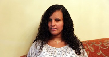 "اليوم السابع" بمنزل أولى المكفوفين.. مريم: لاب توب الوزارة أعاننى على المذاكرة ونفسى أدخل سياسة واقتصاد.. واعتمدت على الدروس الخصوصية 100% مثل غالبية الطلاب.. وكنت أذهب للمدرسة بصفة متقطعة