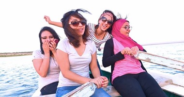 بالصور.. "رحلة مصرية" ينظمون إفطارا جماعيا بوادى الريان