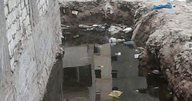 بالصور.. عزبة فرعون شرق الإسكندرية تغرق فى مياه الصرف الصحى
