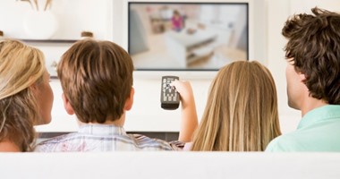 مشاهدة التليفزيون لأكثر من ساعتين يوميا تصيب بالاكتئاب