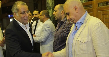 فوضى فى عزاء عمر الشريف بسبب سوء التنظيم