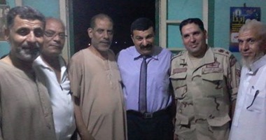 وفد شعبى يزور أسرة شهيد ميت أبو غالب بدمياط للتهنئة بالعيد
